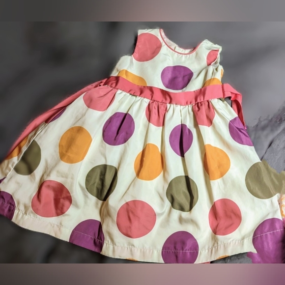 Gorgeous twirly skirt party dress size 5T - Picture 2 of 2